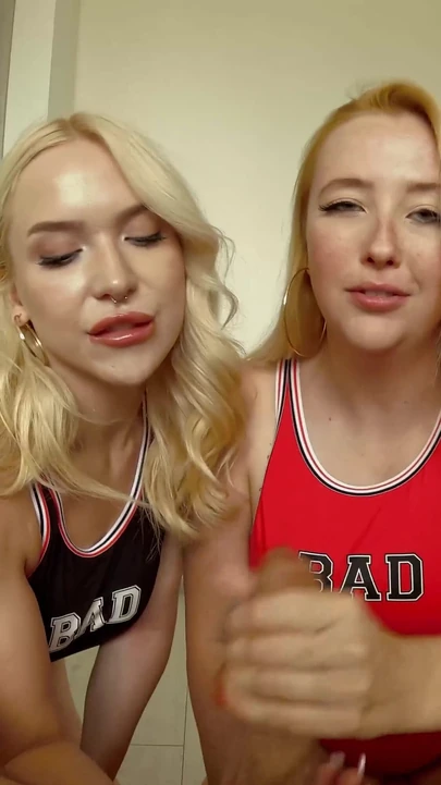 Cz Muse Feeds dengan si blonde Stunners Samantha Rone & Vera Jarw!