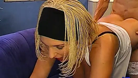 Riesentitten, Massiver Arsch, Creampie Tropft