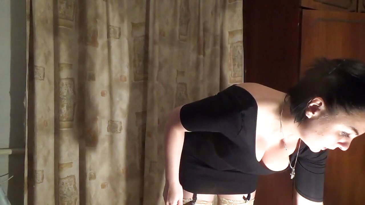 Toiletslave underholder sin herre!