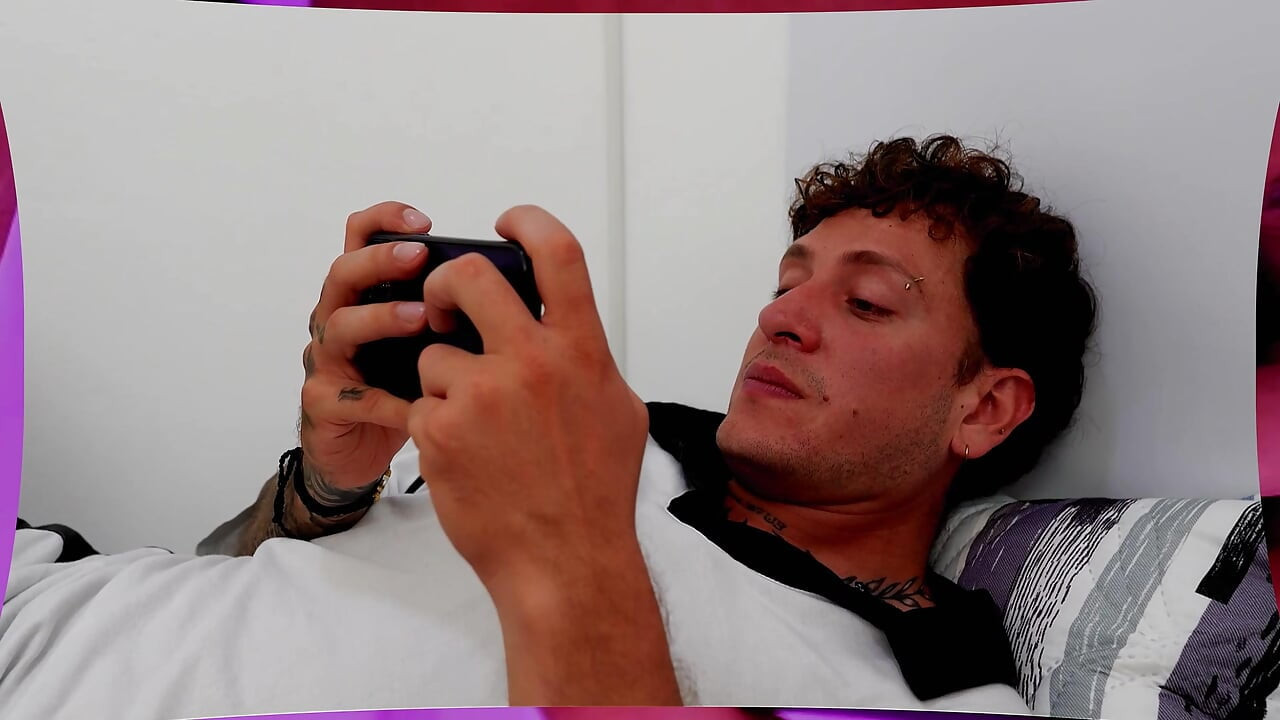 Gamer Boi Gets A Deepthroated Blowjob From His Nurse Who Came To Relief Him