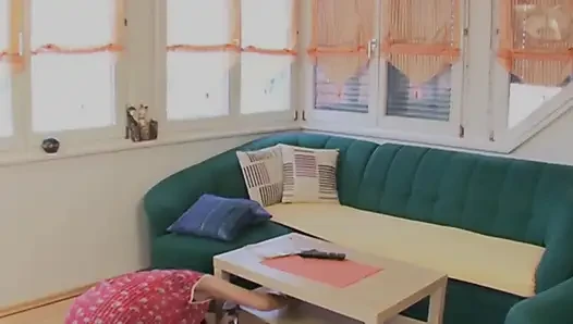 Memek be basah ibu-ibu sange ini dientot habis-habisan sama kontol besar