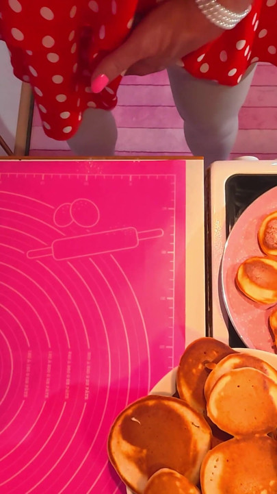 In the Kitchen, Pancakes.