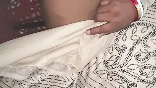 model girl dress desi bhabhi hot