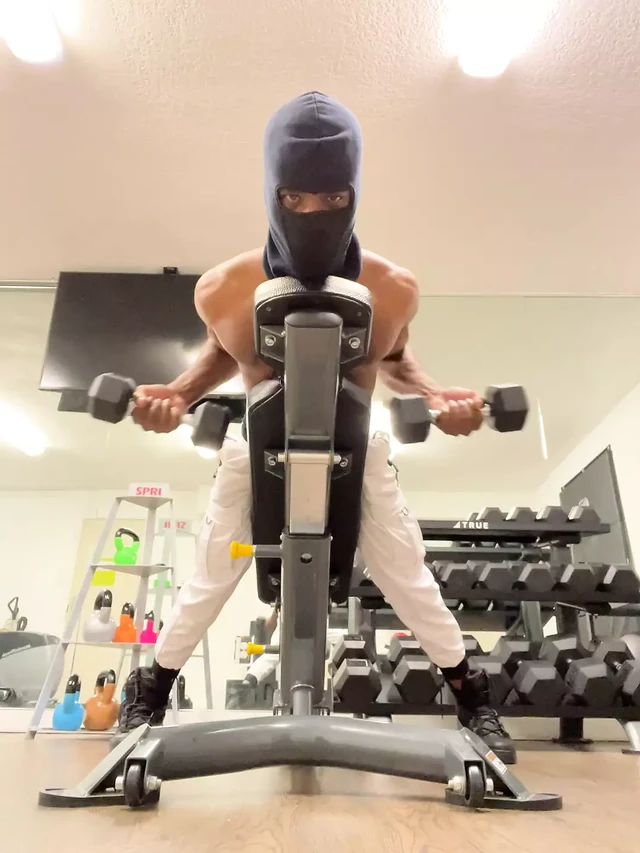 Bench work out! Back and shoulders!