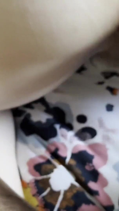 Moment cheie de la "Cuplu real - iubitul meu mă lasă să-i fut prietenul negru - Încercând pula neagră mare pentru prima dată"