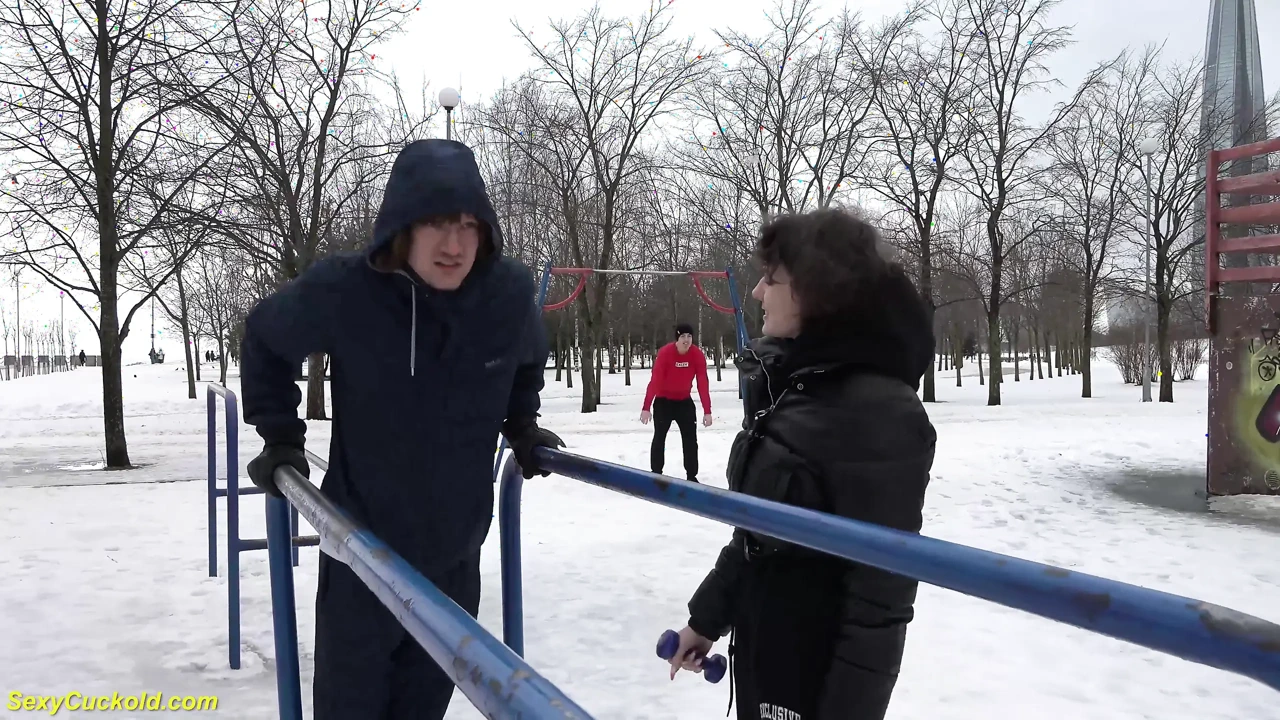 她第一次戴绿帽子肛交