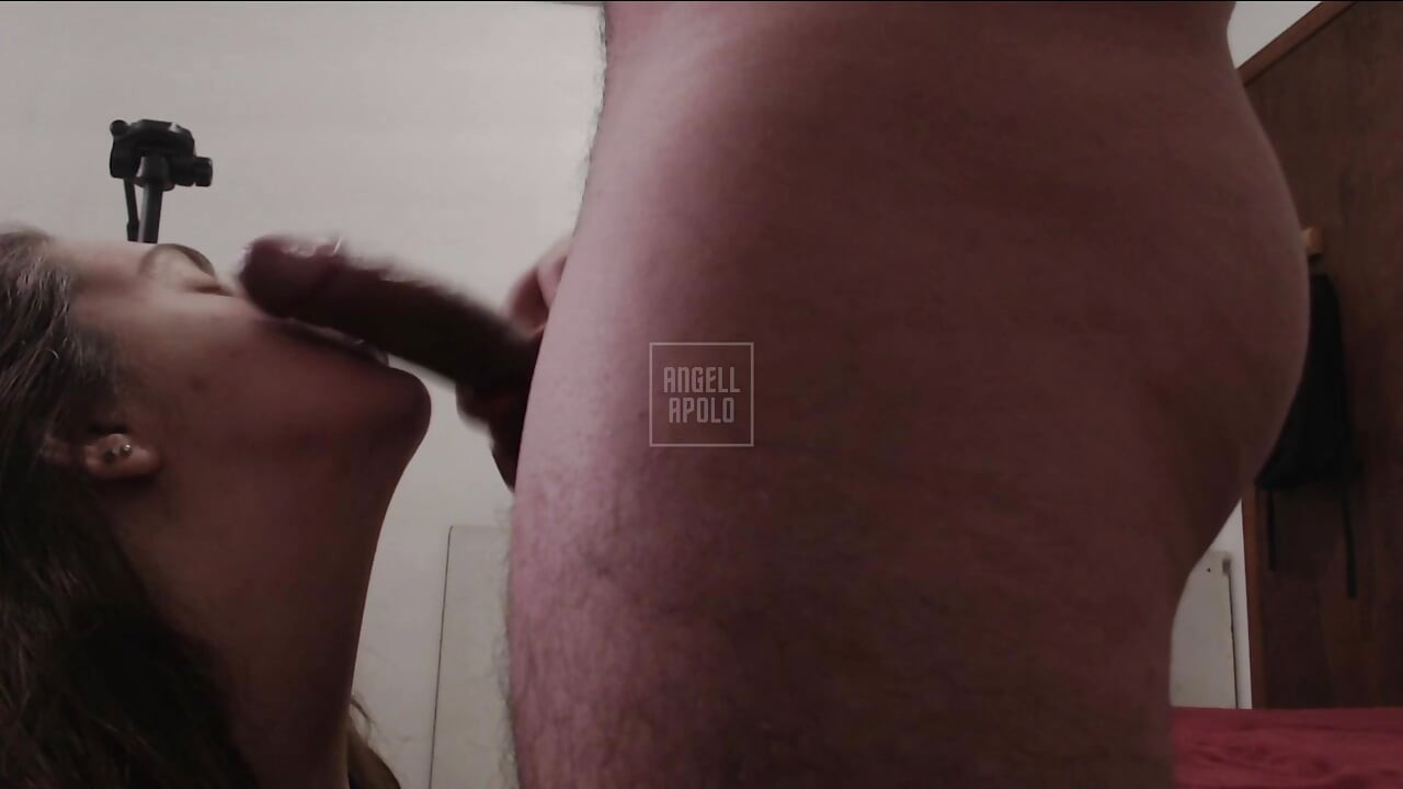 Slutty kone som suger ektemannens venns velsmakende kuk