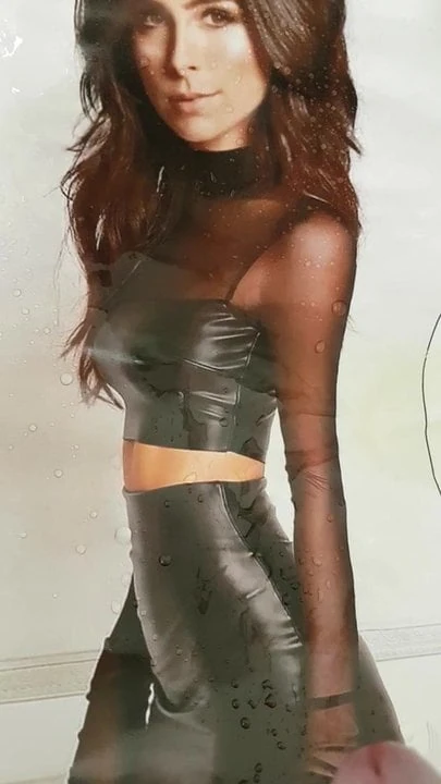 Lena mit perfektem Natursekt Outfit