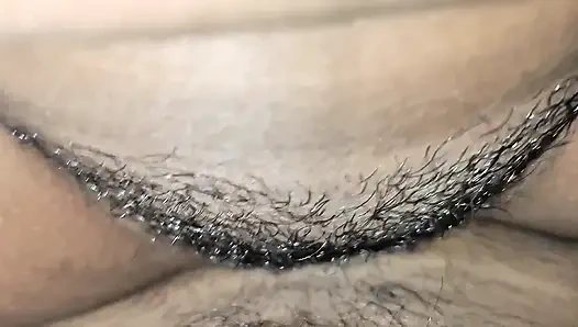 Pasangan muda berbagi getaran real night bareng-bareng