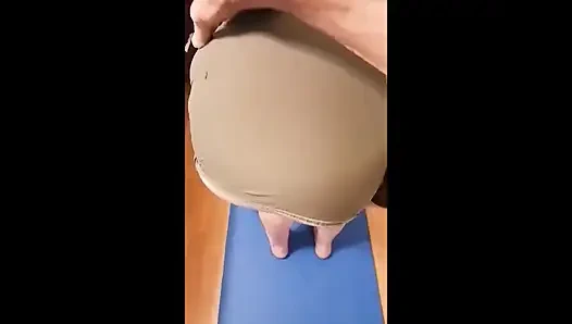 Heiße bBW MILF lässt einen mann ihre muschi essen und ficken!