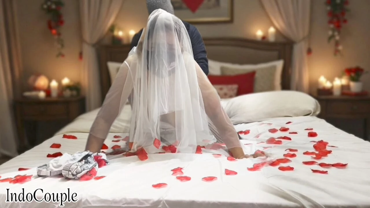 PERAYAAN HARI VALENTINE DENGAN PENGANTIN WANITA DICROT DI MULUT