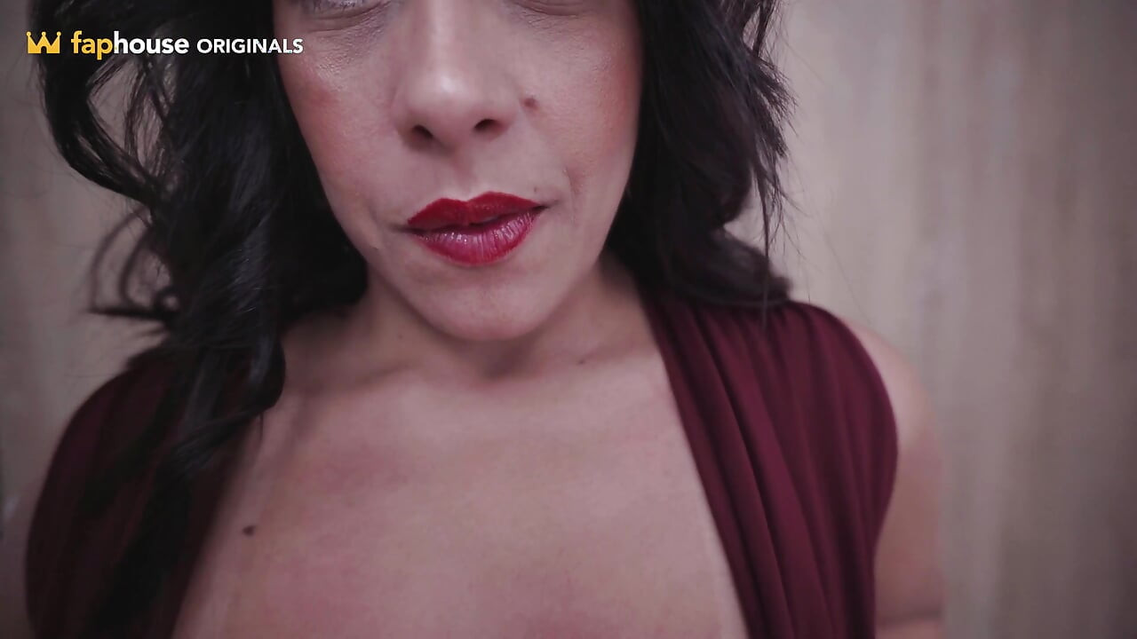 Latina Stepmom Can't Get Enough of This Dick