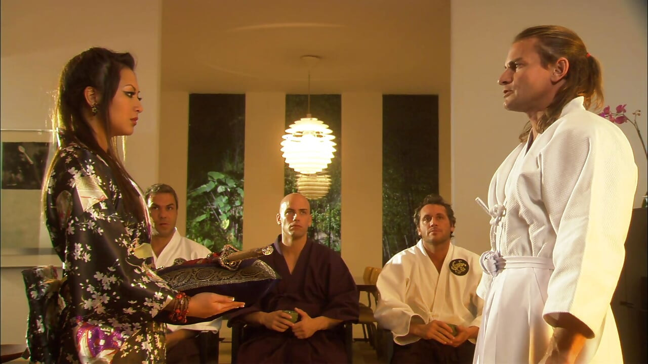 Azjatycka piękność jedzie kutasa samurai