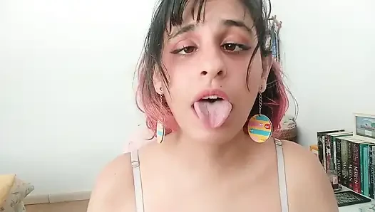 Aptal sürtük dölünü çalıyor! - Ahegao ve Tükürük