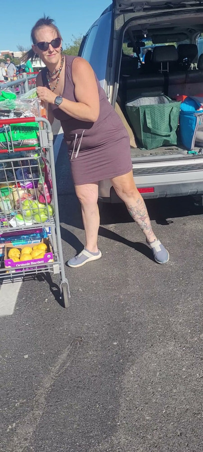 Milf Putting Away Groceries While Flashing People In The Parking Lot