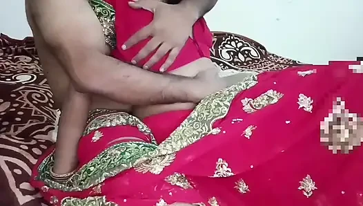Beautiful bhabh cool band kamre mein Gori bana Kar choda