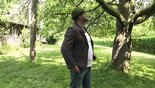 Wilder Outdoor-dp-fick Im Wald