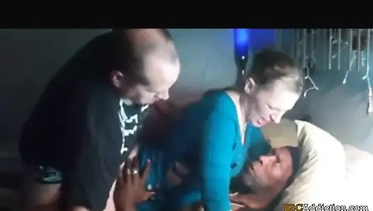 Büyük zenci yarağı bağımlılığı -% 100 amatör ve ev yapımı porno videoları. Orta yaşlı seksi kadınlar büyük zenci yarağı bağımlısı ve ırklararası sikişiyor.