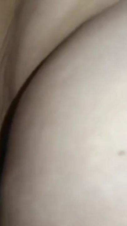家に一人でいるときに、私のチンポが好きなムラムラした隣人とセックスします | クリップ 1