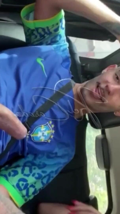 She gave her pussy in the moving car | Clip 1