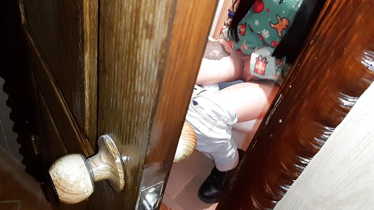 I caught a stranger masturbating on the toilet in a public restroom and we came at the same time