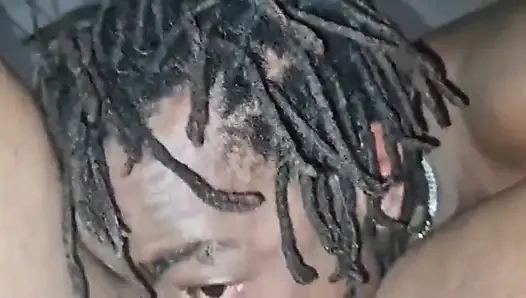 Büyük zenci yarağı emiyor amımı yalıyor beni sert sikiyor ve derinden çığlık atıyor