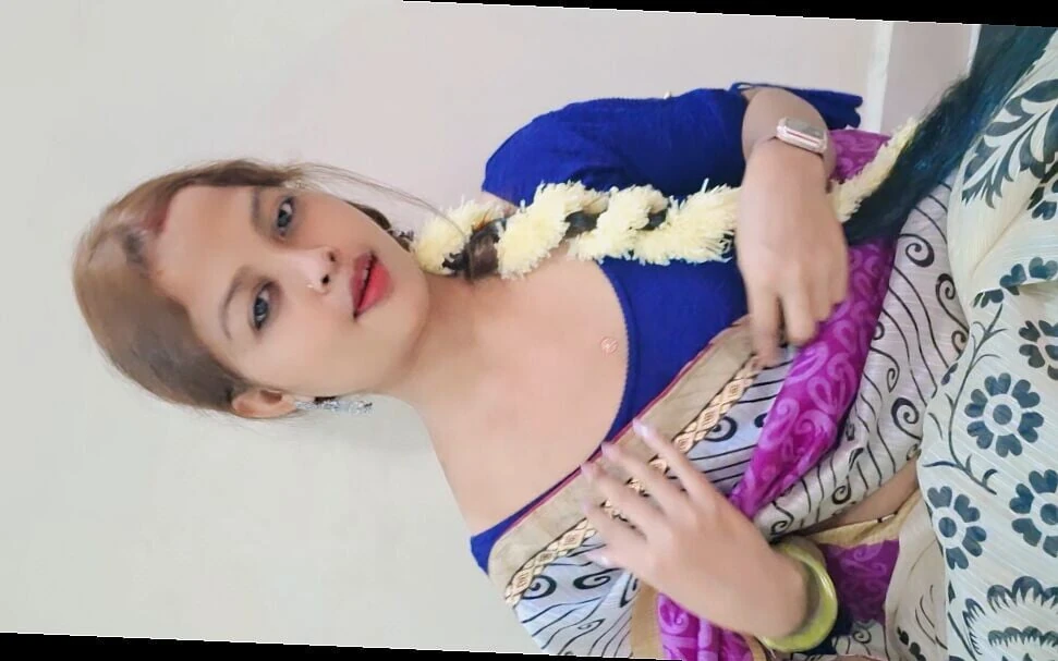 Beautiful Clear Face Desi Girl in Blue Blouse Hot Seductive Look