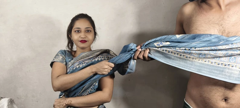 18 Years young Neighbor&#039;s Girl Was Alone At Home Boy fuck And Started Having Sex With Hindi Audio