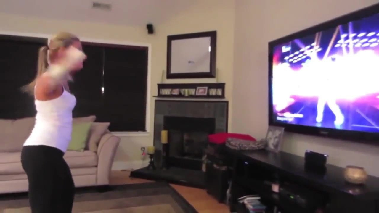 Pvp Jeana shakes her hot Ass