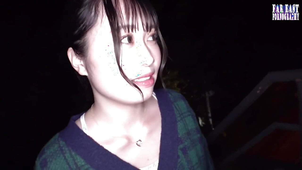 Cewek seksi dengan tubuh langsing lagi asik muasin memeknya pakai strap-on dengan sensual bagian 4