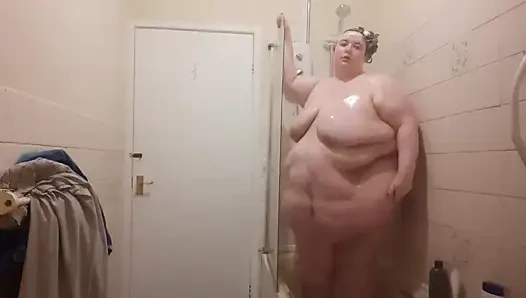Ssbbwshower dan perut bergegas bermain