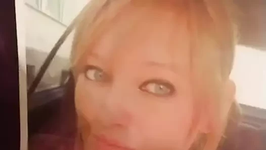 kinkydiana2003 üzerinde Cum saldırı