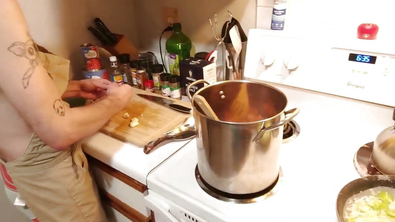3 cabai daun bawang dimasak dengan minyak dan ngocok kontol