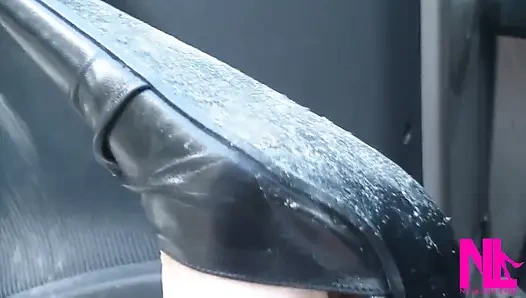 Ich graben schmutzigen miry kies in meinen high heels, puckled pumps