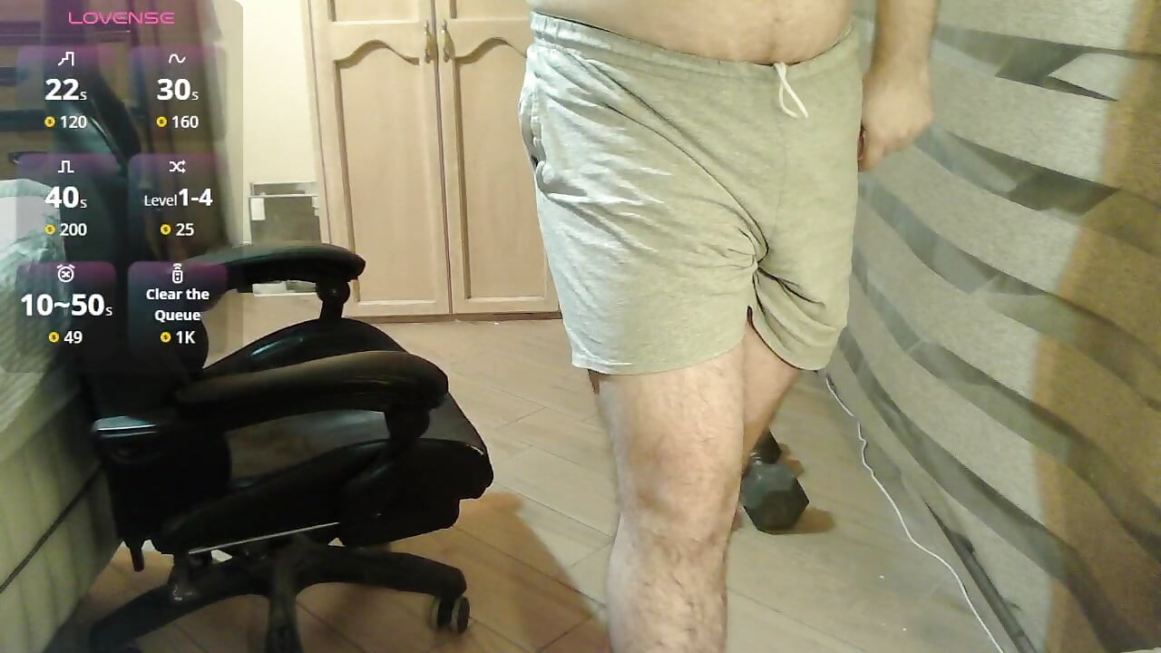 Gymbro hace sentadillas en vivo