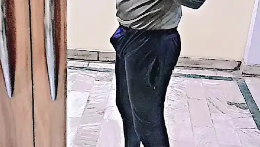 Desi lund khada hai