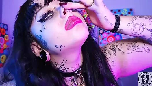 Nasenfetisch Deedeelove gothic schönheitsmädchen