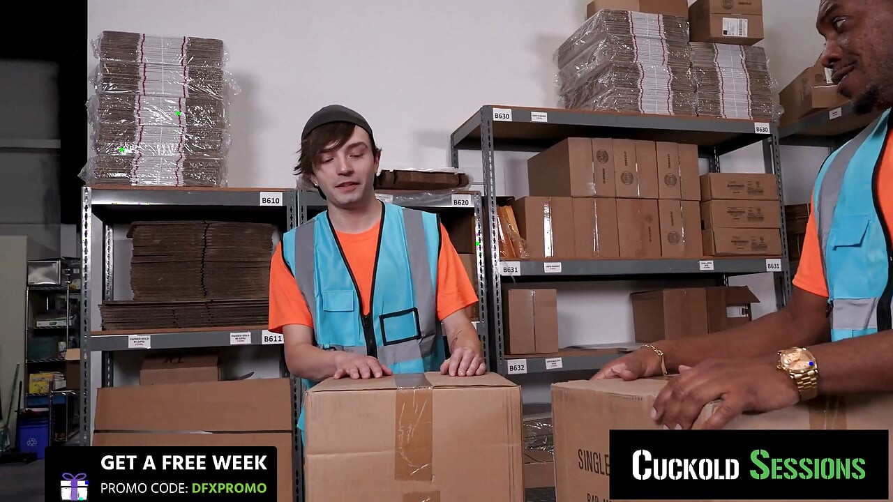 CUCKOLD SESSIONS - Sonny McKinley зраджує хлопця на складі