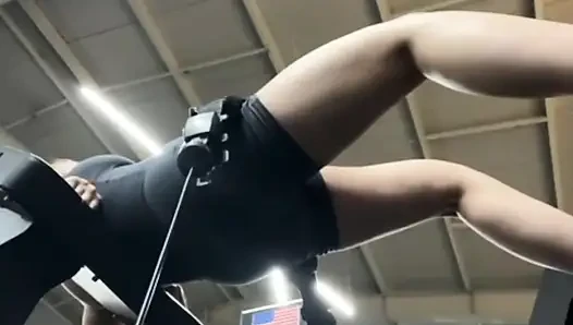 Jucielussie spor salonunda kendisiyle oynuyor