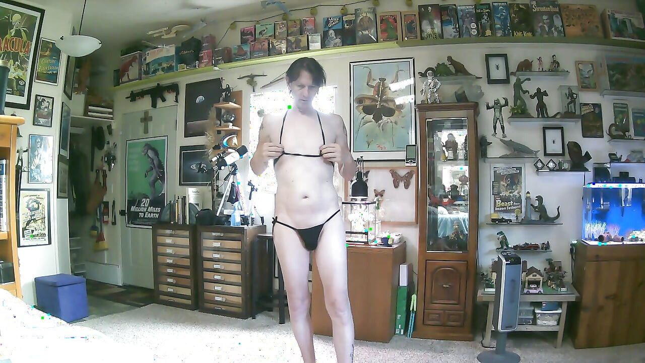 Kevinstockings u bikiniju