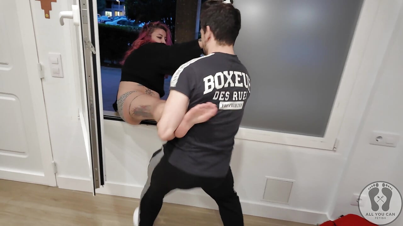 4k, j’ai surpris une fille qui essayait d’échapper aux combats avec des coups de pied