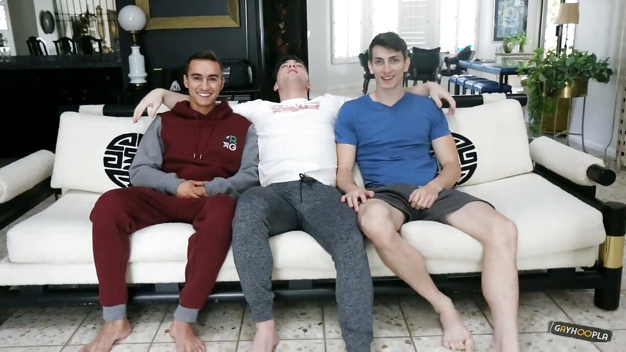 Gay Threesome Hot College Jocks Big D