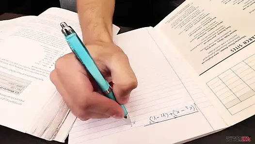Урок математики идет в новом направлении, по мере того как наставник не имеет возможности отчаявшегося ученика