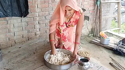 Apne he stepsister ki friend ko virgin pussy fuck kiya or pussy ros nikal kar jiv se chata,gud ki ros pilaya.. a