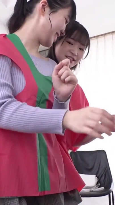 Part 1: Two Close College Girls Cooperate in Super Close-Up Two-Person Haori! Challenge yourself with a new sensation game for the Reiwa era! If you can make a fully erect guy climax within the time limit, you win a prize!! | Clip 1