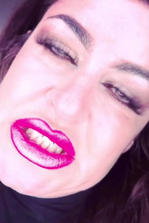 Cuckold lipstick tease