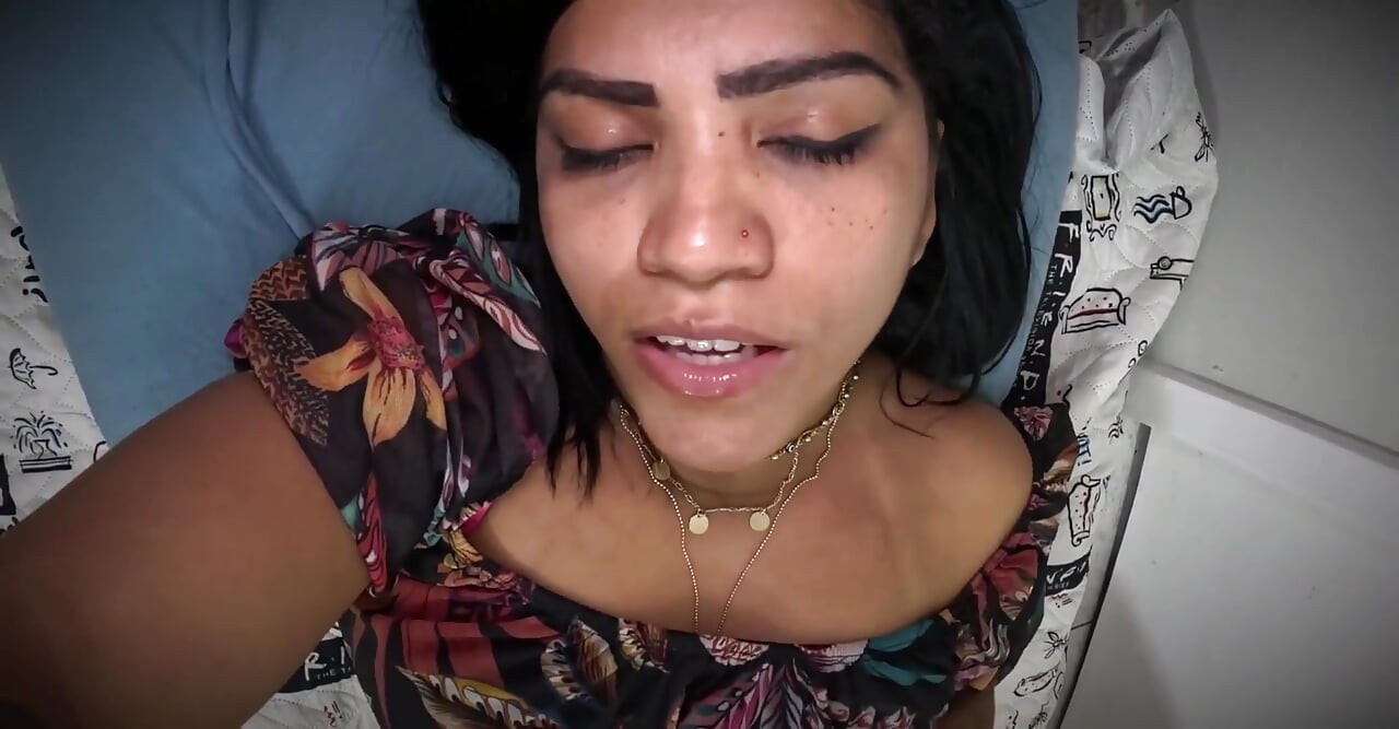 Fără chiloți la piață: vecina mea a văzut totul și mi-a intrat în anus!