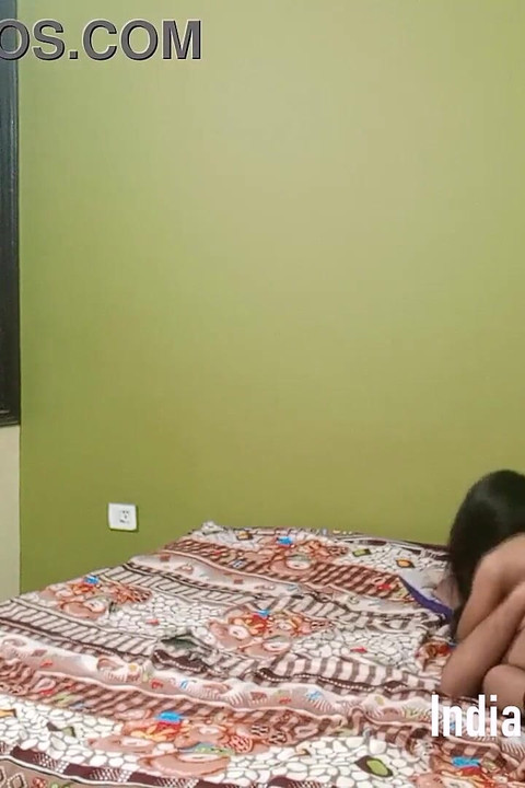 Napaljena mlada Indijka uzima veliki desi kurac u svoju mokru hindi pičku - najnoviji indijski seks