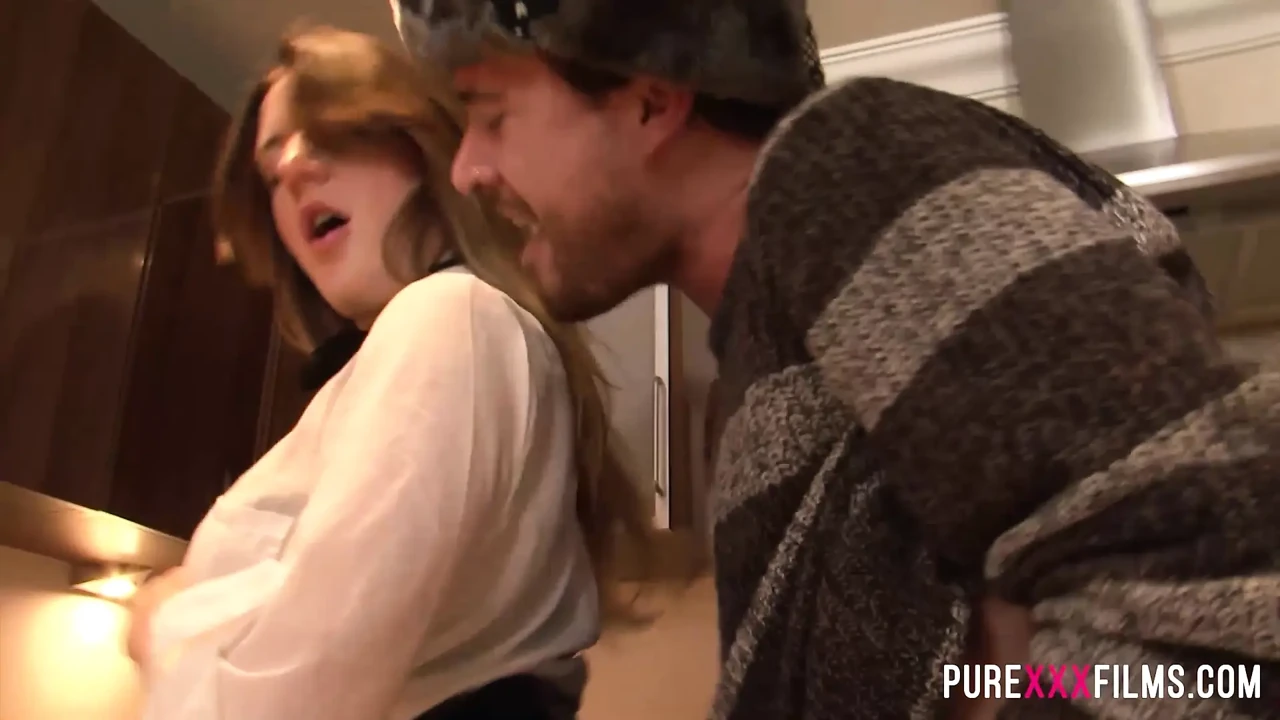 MILF hottie fucking like a champ in kitchenp