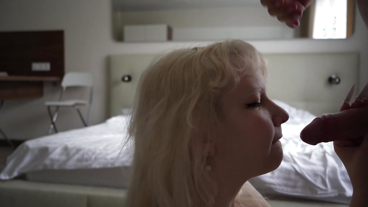 Kate White Can Give a Good Blowjob!